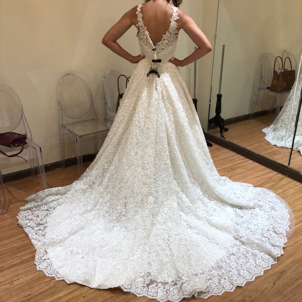 Lace White Wedding Dress (Unused)